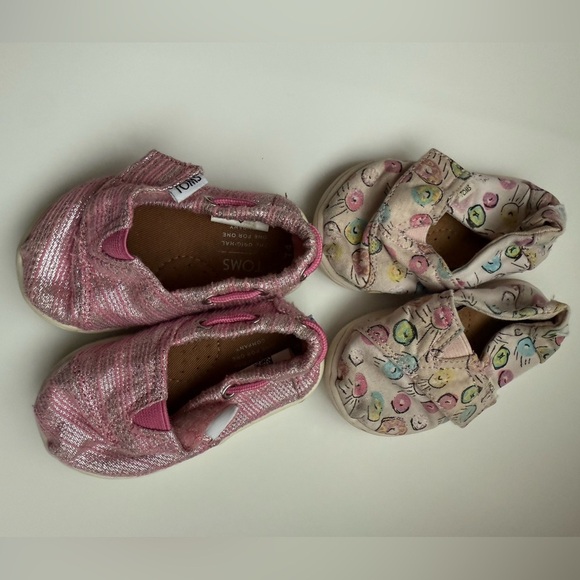 TOMS Baby Pink and Multi-Color 2 Pair Shoes Set Baby US4 - Picture 2 of 7